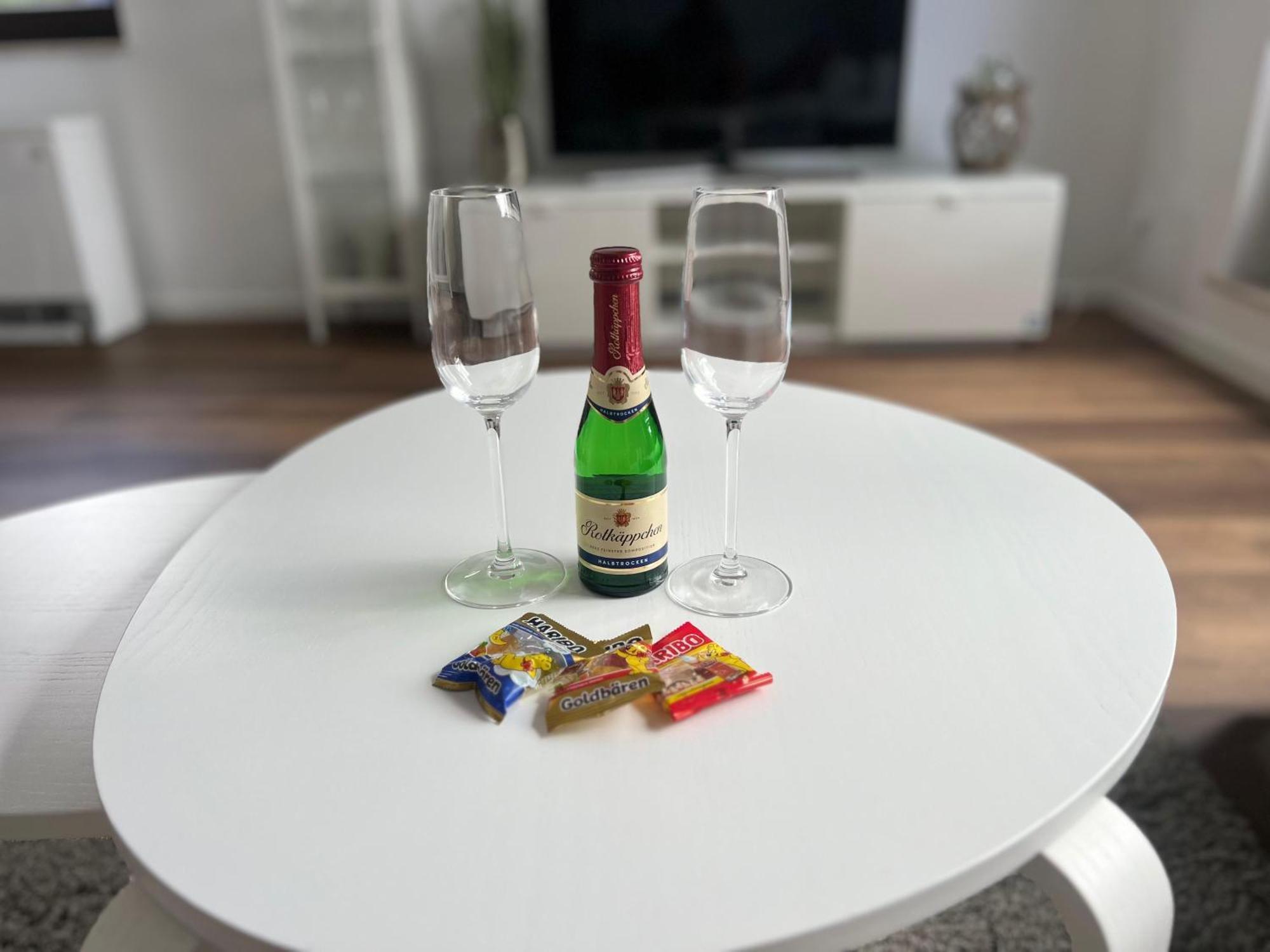 Gemuetliche 3-zimmer-wohnung Mit Panoramablick Und Kostenlosem Ueberdachten Parkplatz Apartment