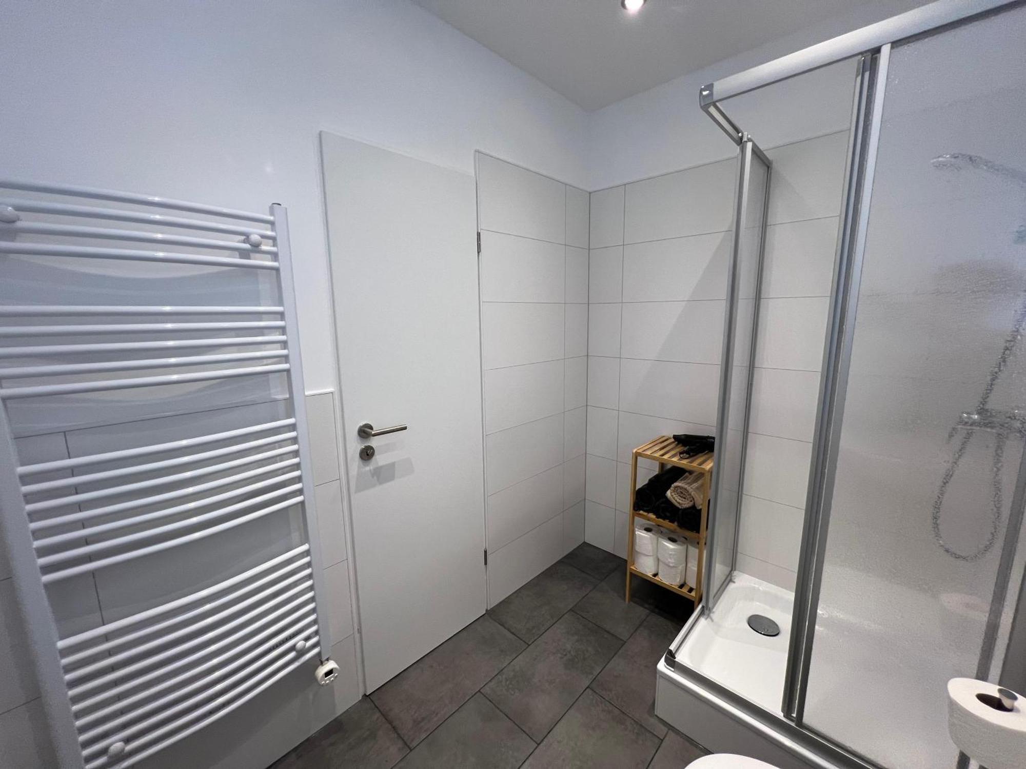 Gemuetliche 3-zimmer-wohnung Mit Panoramablick Und Kostenlosem Ueberdachten Parkplatz Apartment *